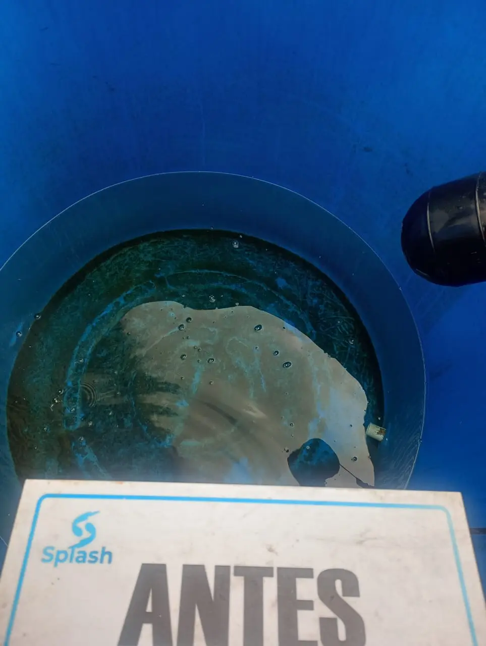 Imagen de un tanque sucio antes del procedimiento